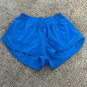 Lululemon Hotty Hot Shorts 2.5’